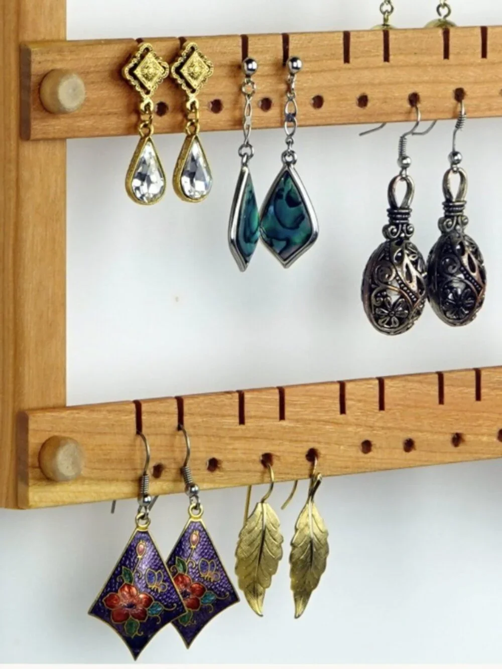 WALL MOUNT CHERRY WOOD EARRINGS HOLDER DISPLAY FOR 96 PAIRS NWOT